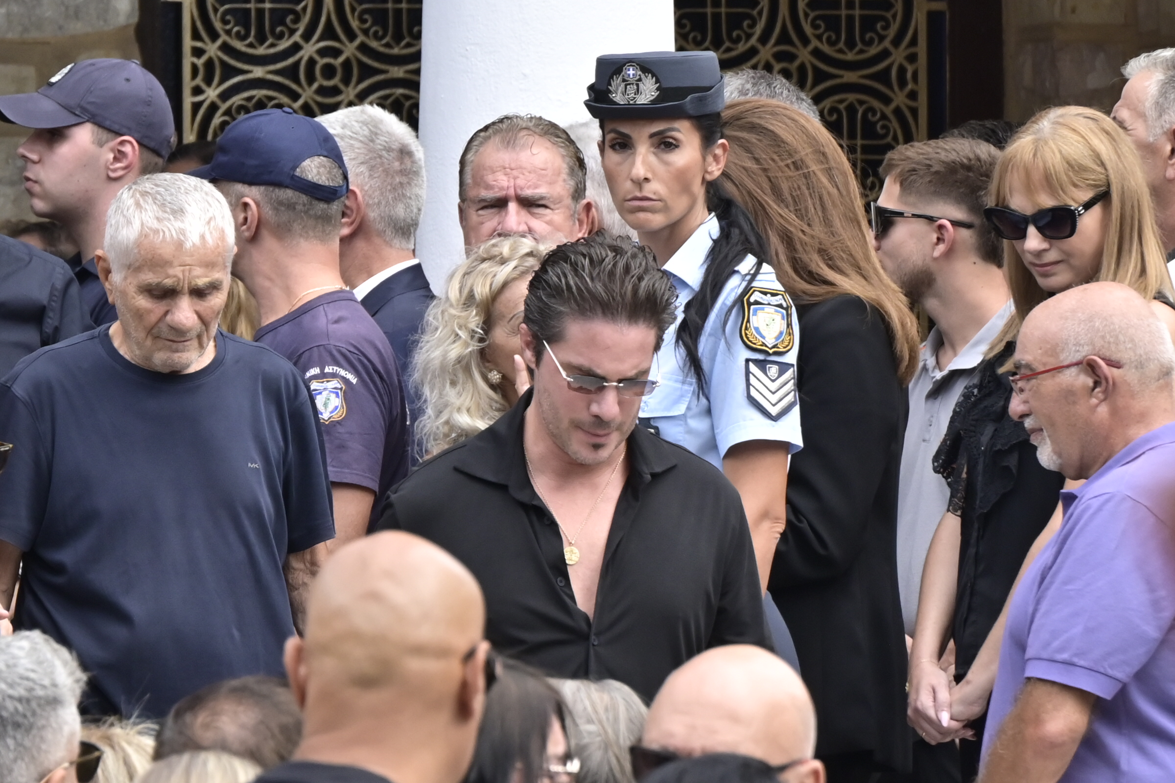 Νίκος Οικονομόπουλος: «Ο Γιώργος Μαζωνάκης με έπαιρνε συνέχεια τηλέφωνο αλλά ήμουν σε συναυλίες, έχω ενοχές»