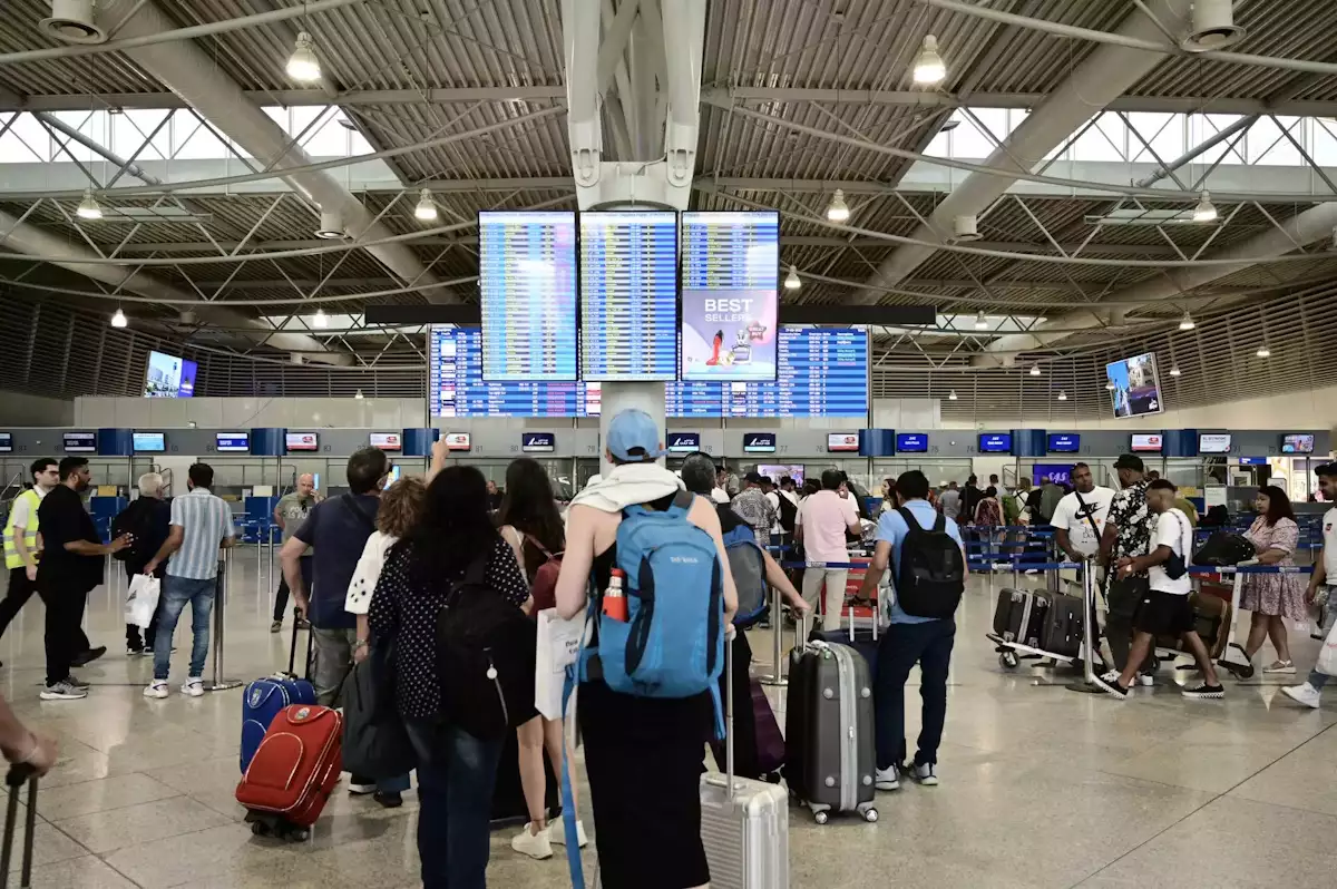 Ιστορικό ρεκόρ άφιξης επιβατών τον Αύγουστο στο «Ελ. Βενιζέλος» – Ξεπέρασαν τα 4 εκατ. | Επικαιρότητα στο LivePress.gr