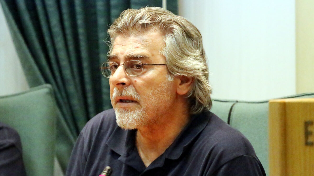 Αλέκος Καλύβης