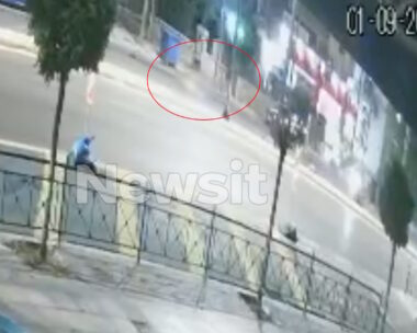 Η στιγμή του σοκαριστικού τροχαίου