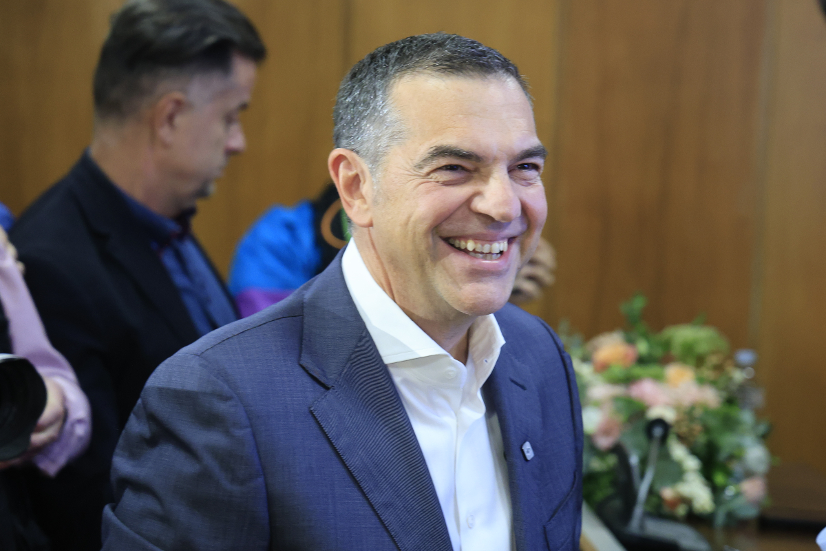 Τσίπρας από Ηλεία: «Το πάρτι πελατειακών σχέσεων και διαφθοράς στον ΟΠΕΚΕΠΕ συνεχίζεται» | Επικαιρότητα στο LivePress.gr