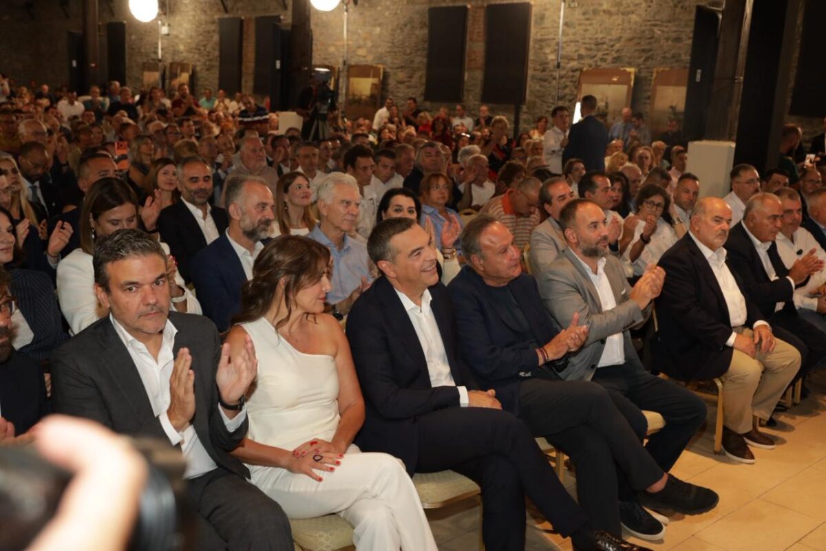 Ο πρόεδρος της Ελληνικής Αριστερής Συμπαράταξης, Αλέξης Τσίπρας παρουσιάζει το οικονομικό πρόγραμμα του κόμματος σε ειδική εκδήλωση στη Θεσσαλονίκη