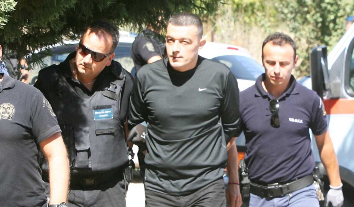 Αλκέτ Ριζάι: Από τις δολοφονίες και τις αποδράσεις με ελικόπτερο στους πυροβολισμούς στην Ανάβυσσο - Πιθανό να επιστρέψει σήμερα στις φυλακές