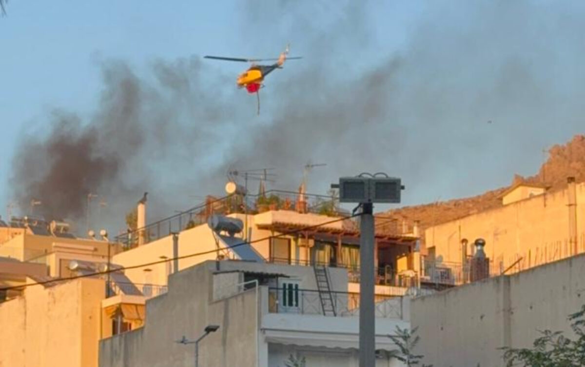 Φωτιά στο Ψυχικό: Μεγάλη κινητοποίηση της πυροσβεστικής