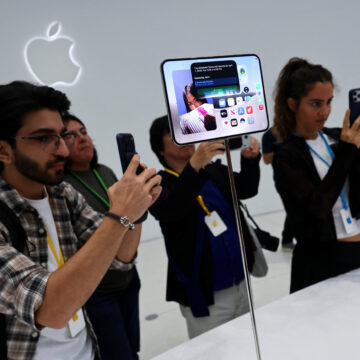 Apple, παρουσίαση iPhone Duo