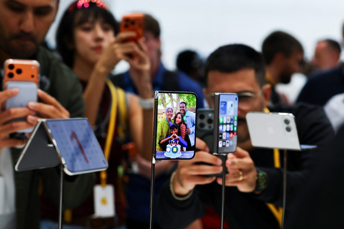 Apple, παρουσίαση iPhone Duo
