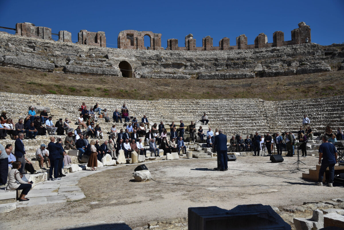 Ο πρόεδρος της Δημοκρατίας Κωνσταντίνος Τασούλας και η υπουργός Πολιτισμού Λίνα Μενδώνη στα εγκαίνια των έργων της Αρχαίας Νικόπολης Δευτέρα 28 Σεπτεμβρίου 2026 (ΓΙΩΡΓΟΣ ΕΥΣΤΑΘΙΟΥ
