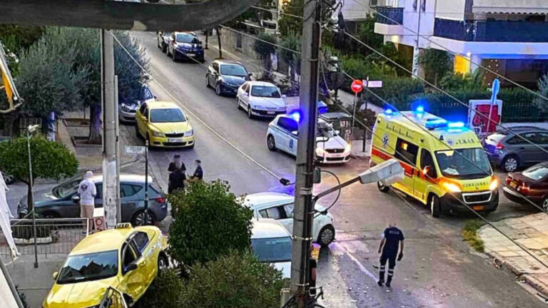 Ταξί μετά από σύγκρουση στην Ηλιούπολη