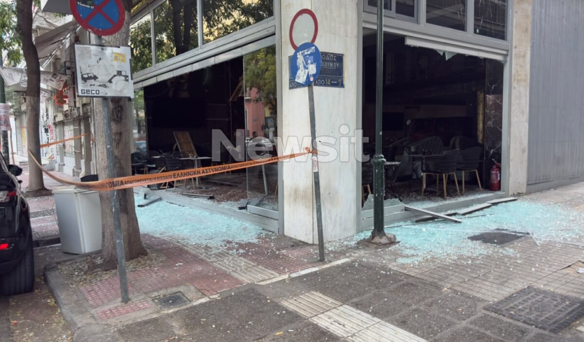 Εκρήξεις σε επιχειρήσεις σε Αχαρνών και πλατεία Αμερικής: Άγνωστοι έσπασαν τζαμαρίες και πέταξαν εμπρηστικούς μηχανισμούς