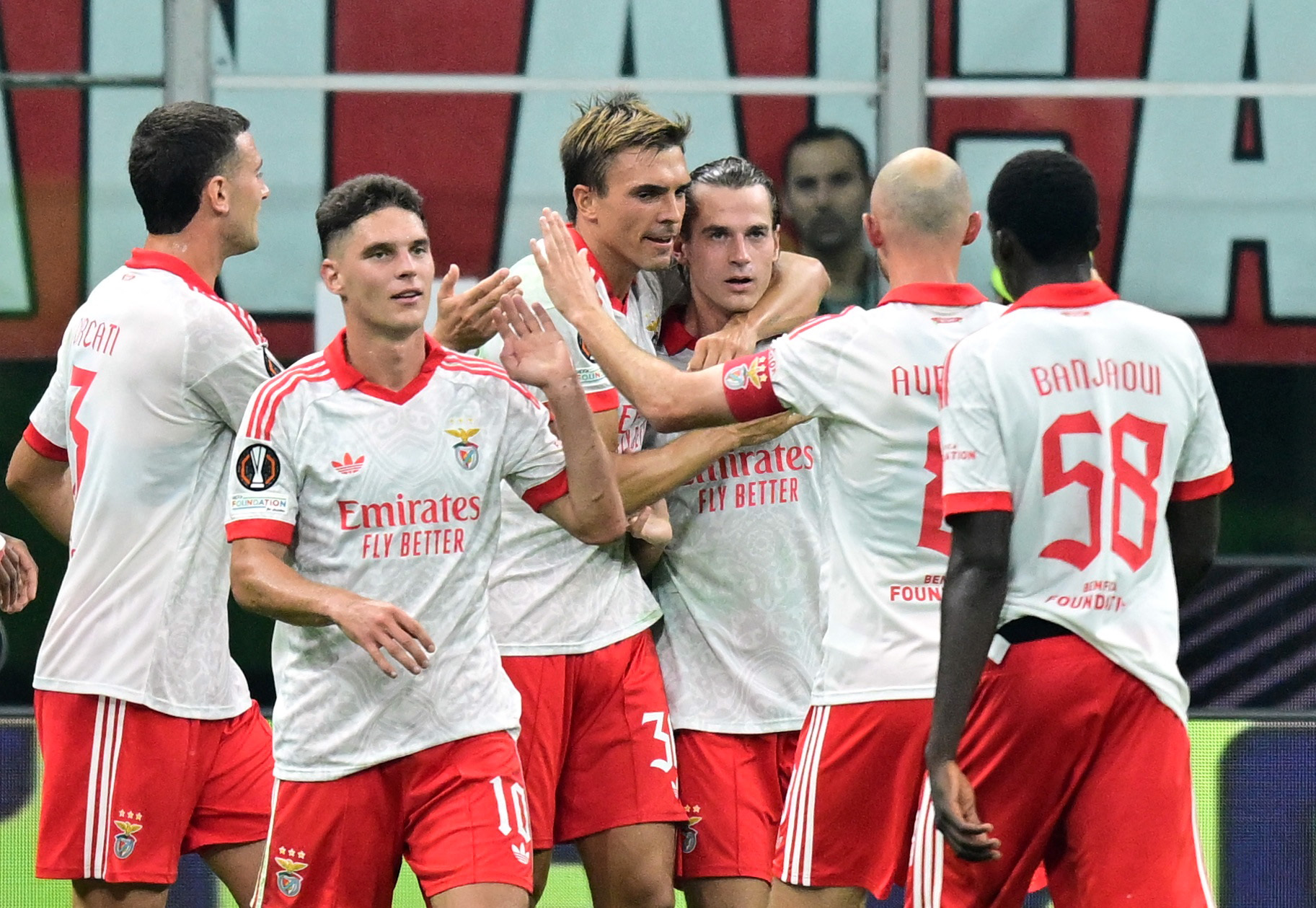 Europa League: Η Μπενφίκα του Παυλίδη «άλωσε» με 2-0 την έδρα της Μίλαν – Τα πρώτα αποτελέσματα και η βαθμολογία στη League Phase