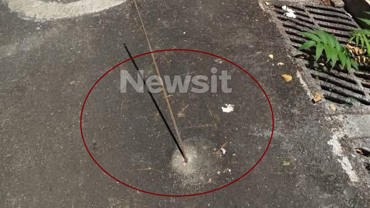 Η μπετόβεργα καρφωμένη σε δρόμο στην Πεύκη