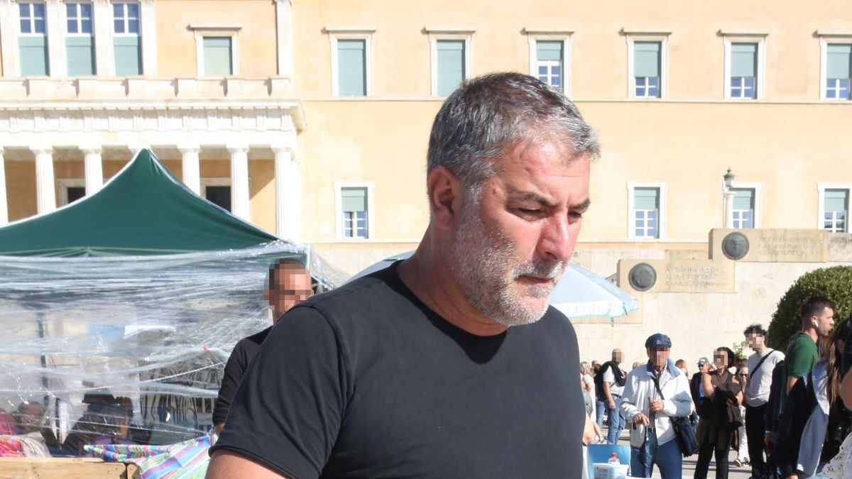Ο Βασίλης Μπισμπίκης