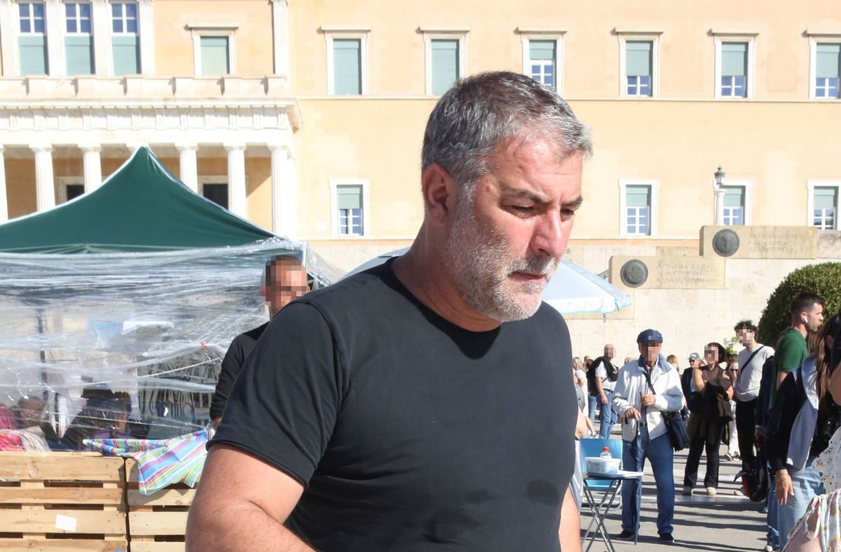 Ο Βασίλης Μπισμπίκης