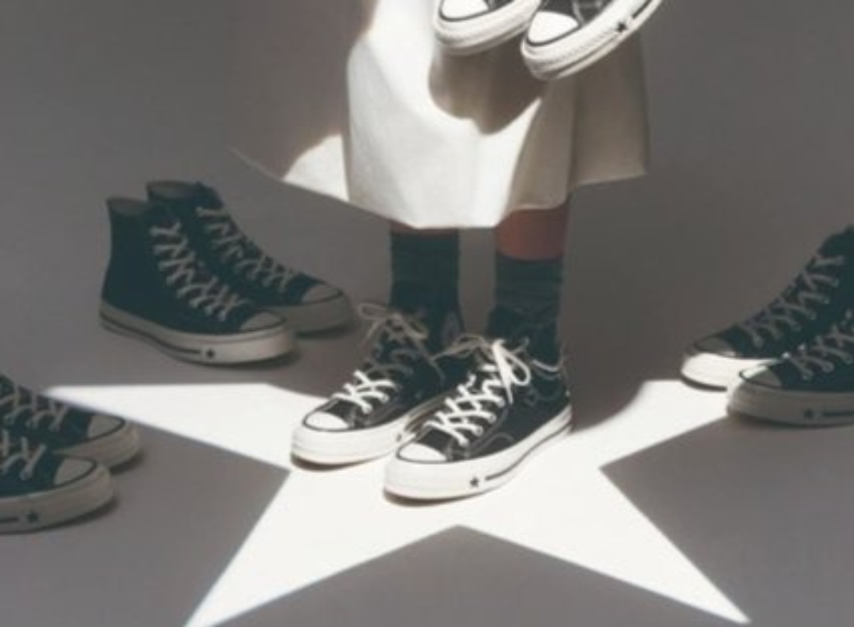 Σάλος με διαφήμιση της Converse: Αποσύρθηκε μετά τις αντιδράσεις ότι παρέπεμπε σε Κου Κλουξ Κλαν