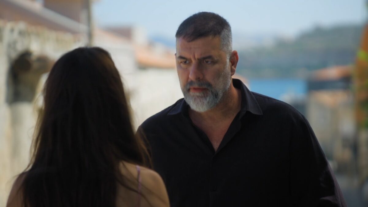Δύο μαύρα πουκάμισα – επόμενο επεισόδιο: Η ένταση ανάμεσα στη Μαρκέλλα και τον Μανούσο κορυφώνεται
