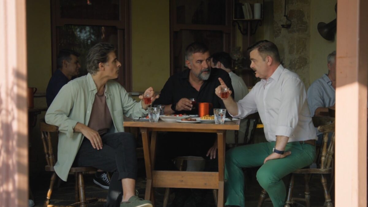 Δύο μαύρα πουκάμισα: Τι θα δούμε στην πρεμιέρα της νέας σειράς του MEGA