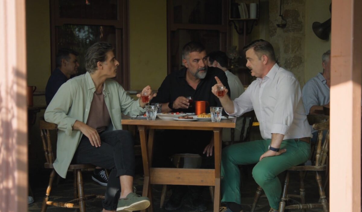Δύο μαύρα πουκάμισα: Τι θα δούμε στην πρεμιέρα της νέας σειράς του MEGA