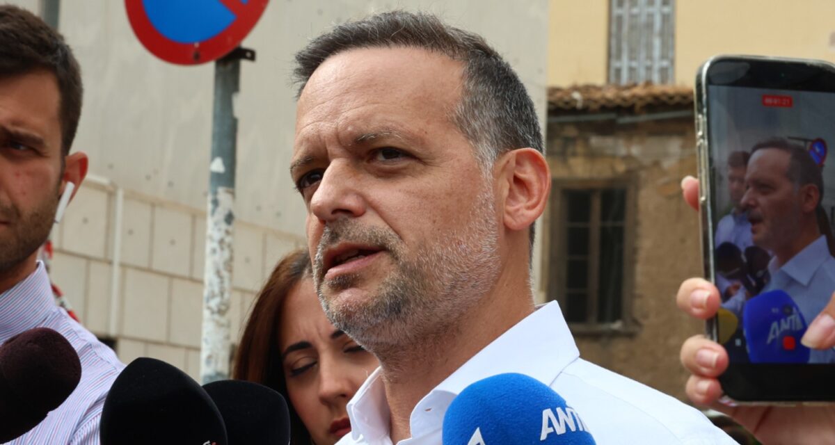 Χάρης Δούκας: Ενδεχομένως να οφείλεται σε εκτεταμένη διαρροή αερίου τα αίτια της έκρηξης στο κτίριο που κατέρρευσε στην Πλάκα
