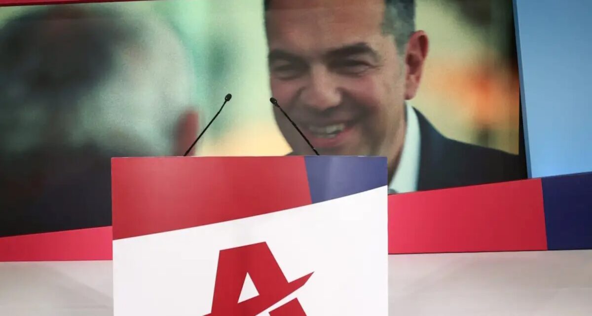 Η ΕΛΑΣ λέει «όχι» στην άρση μονιμότητας των δημοσίων υπαλλήλων