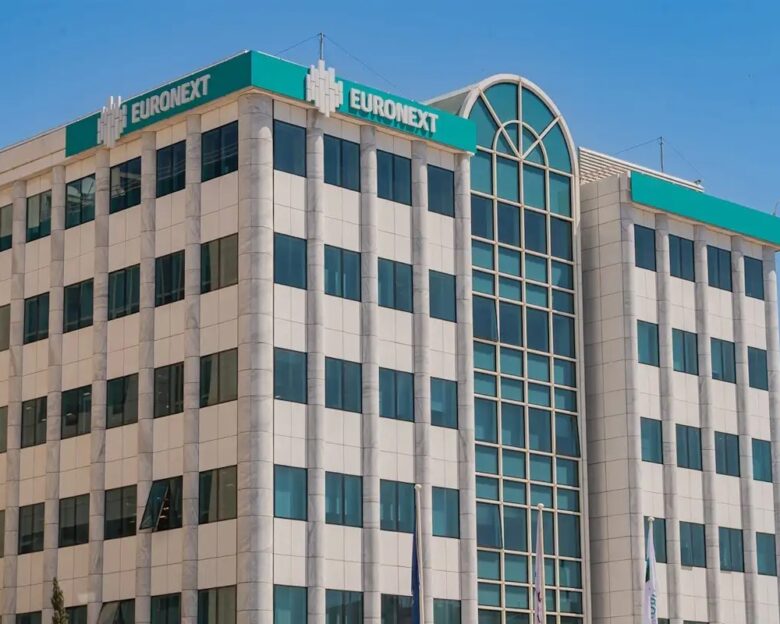 Οι 9 ελληνικές μετοχές που θα ενταχθούν στον Stoxx Europe 600 «μαγνήτης» για επενδυτές – Εισροές 1,1 δισ. δολ. βλέπει η JP Morgan