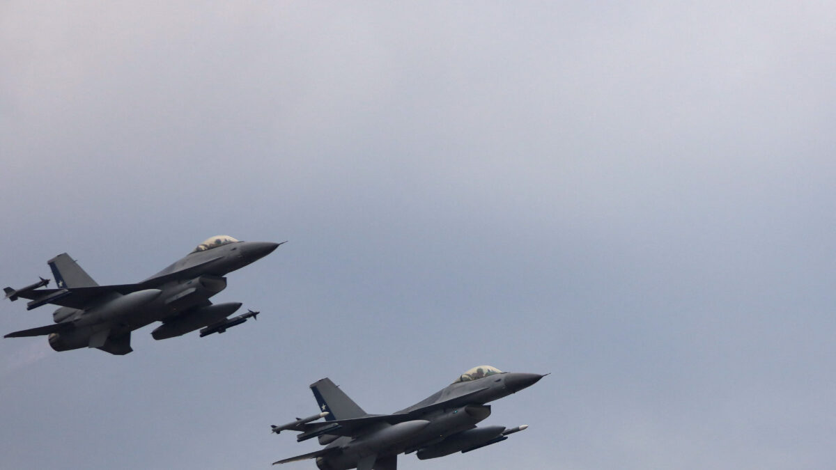 f16 αεροσκάφη