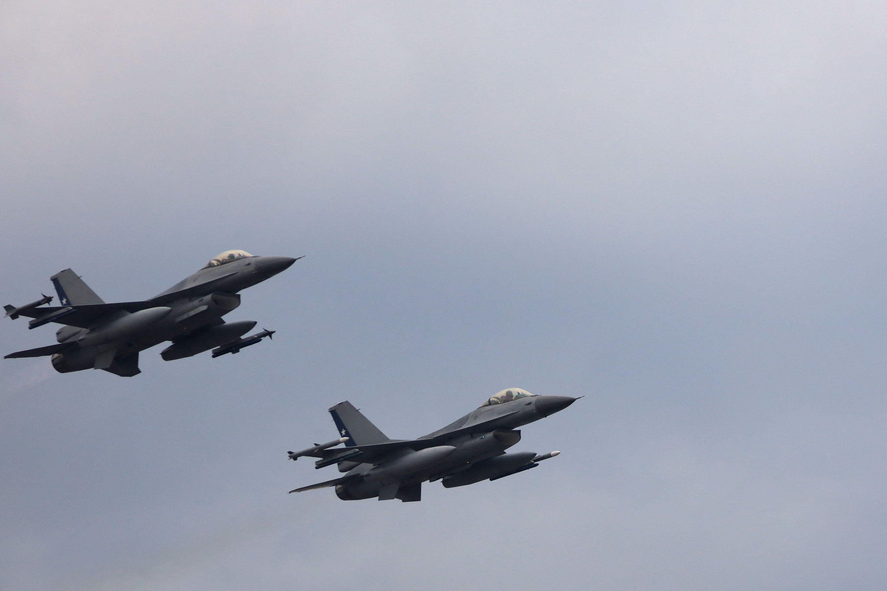 Νέες τουρκικές προκλήσεις με F-16 να μπαίνουν στον εθνικό εναέριο χώρο – Drones έκαναν παραβάσεις και παραβιάσεις