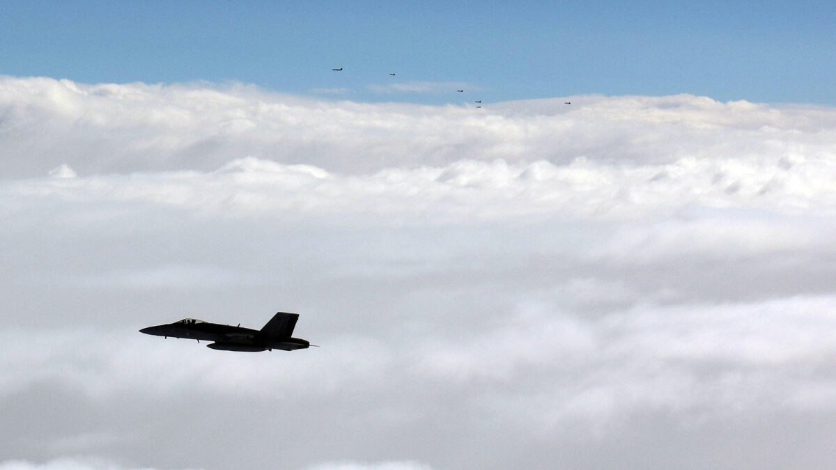 Φινλανδικά F/A-18 Hornet και ρωσικά στρατιωτικά αεροσκάφη