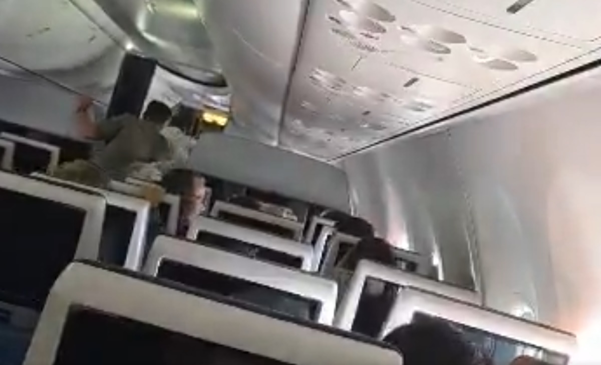 Αεροπλάνο της FlyDubai με προορισμό το Ισραήλ από τα Ηνωμένα Αραβικά Εμιράτα κάνει αναγκαστική προσγείωση στη Σαουδική Αραβία μετά από σήμα έκτακτης ανάγκης στις 30 Σεπτεμβρίου 2026