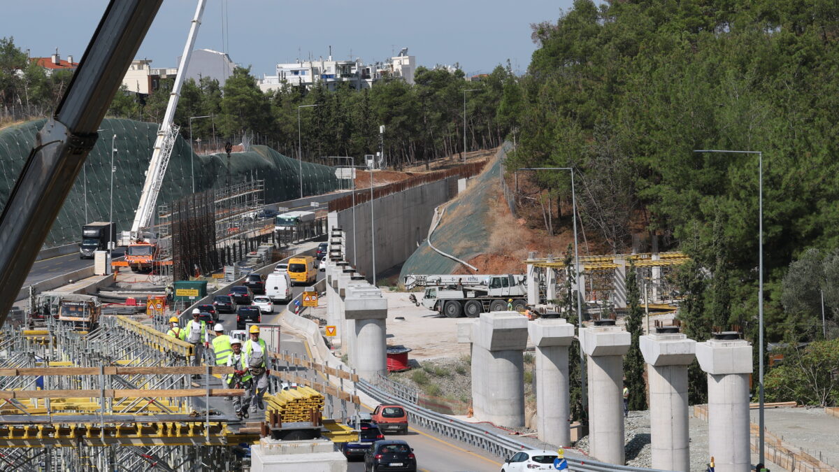 Ο υπερυψωμένος αυτοκινητόδρομος FLYOVER