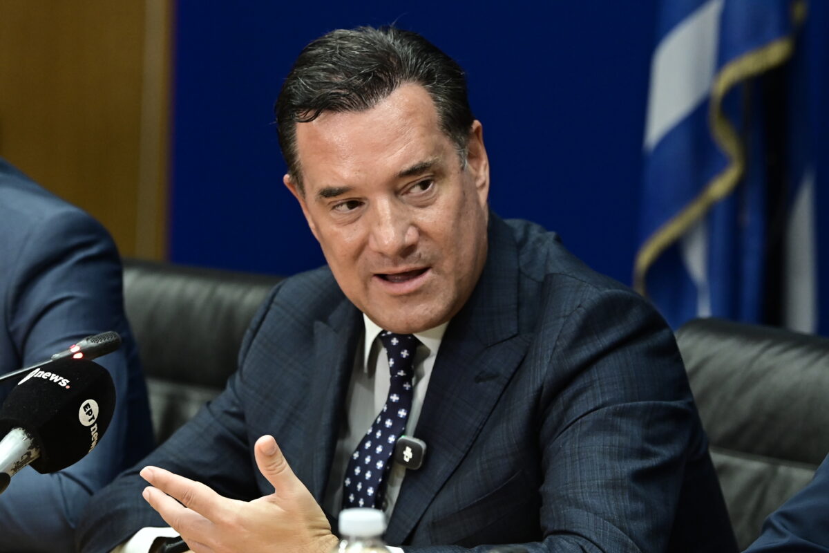 Αδωνις Γεωργιάδης - Η απάντηση Ελευθερόγλου για την ατάκα με τον «μπάφο»: Ανθρωποι δίνουν μάχη με τις εξαρτήσεις και κάποιοι αστειεύονται