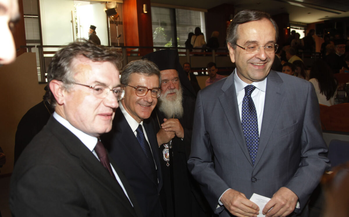 Ακης Γεροντόπουλος: «Θα προτείνω στον Σαμαρά να στείλει λουλούδια στον Μητσοτάκη, διότι του κάνει τζάμπα διαφήμιση»