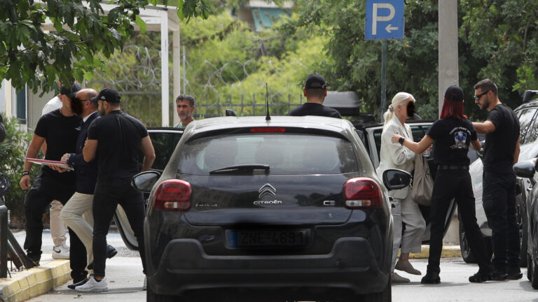 Οι δύο γιατροί που κατηγορούνται για τον θάνατο του Γιώργου Μαζωνάκη