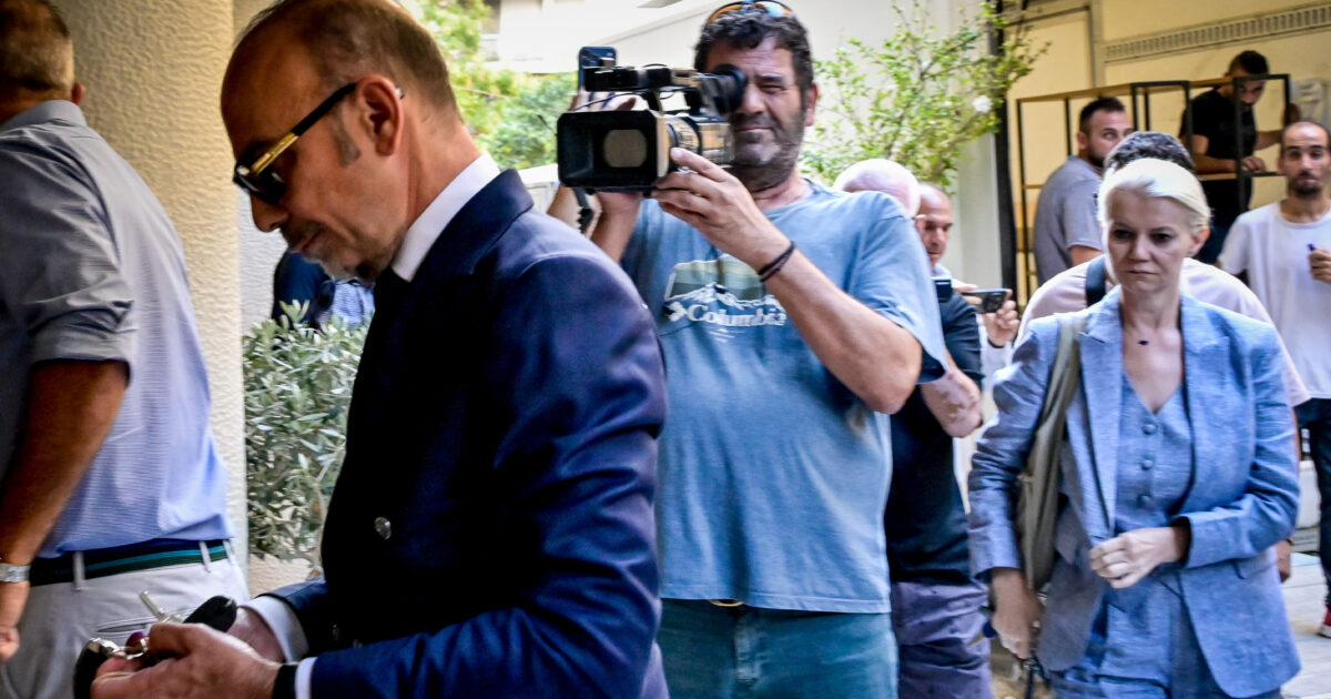 Γιώργος Μαζωνάκης – Ένωση Ελλήνων Φυσικών: «Ανυπόστατοι όροι η κβαντική ιατρική και η κβαντική θεραπεία» Γιώργος Μαζωνάκης – Ένωση Ελλήνων Φυσικών: «Ανυπόστατοι όροι η κβαντική ιατρική και η κβαντική θεραπεία»