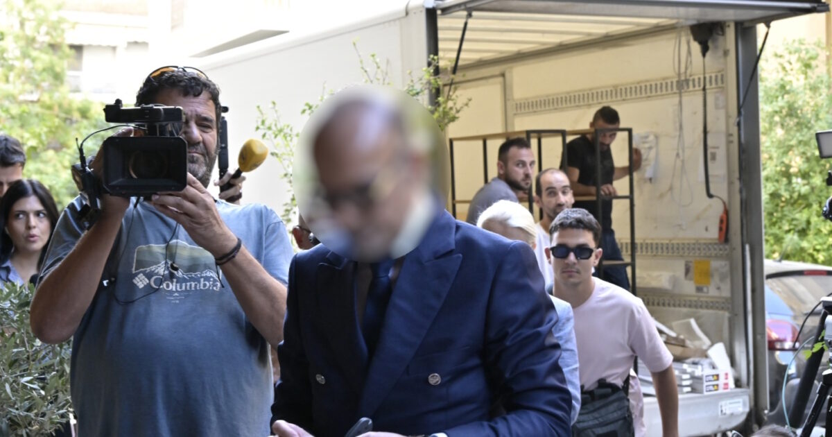 Θάνατος Γιώργου Μαζωνάκη: Ξεκίνησε απεργία πείνας ο 58χρονος γιατρός Θάνατος Γιώργου Μαζωνάκη: Ξεκίνησε απεργία πείνας ο 58χρονος γιατρός
