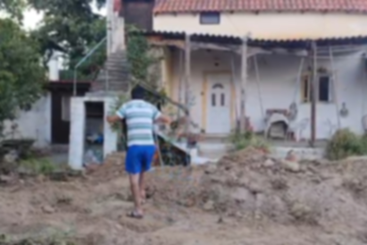 Ο εγγονός της ηλικιωμένης