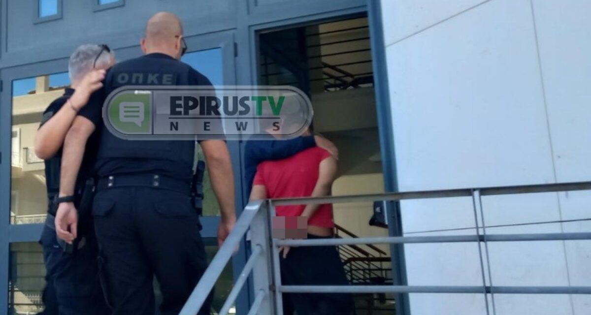 Ο 27χρονος στο Δικαστικό Μέγαρο Ηγουμενίτσας