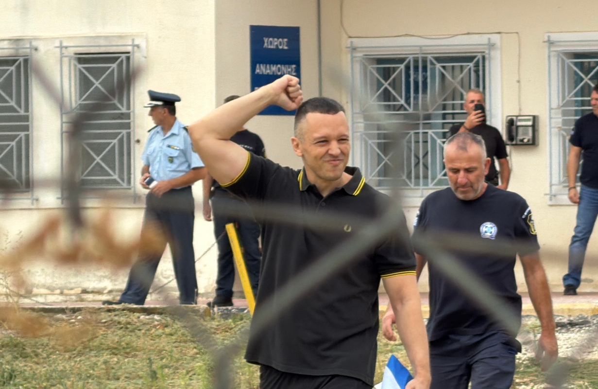 Ηλίας Κασιδιάρης: «Τη Δευτέρα θα ανακοινώσει τον τρόπο που θα κατέβει στις εκλογές», λέει η δικηγόρος του