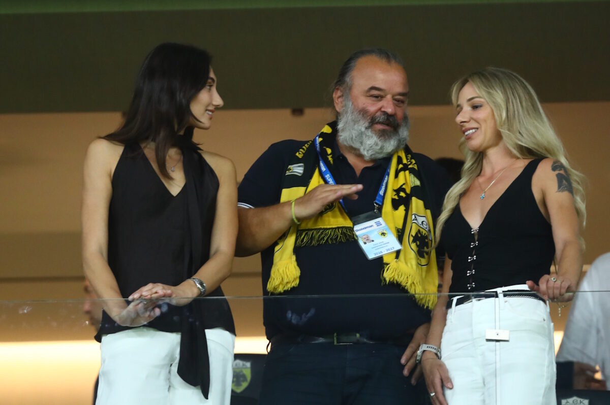 ΑΕΚ - Αρης: Ο Μάριος Ηλιόπουλος φιλοξένησε στη σουίτα του τις Ντρισμπιώτη και Πλατανιώτη