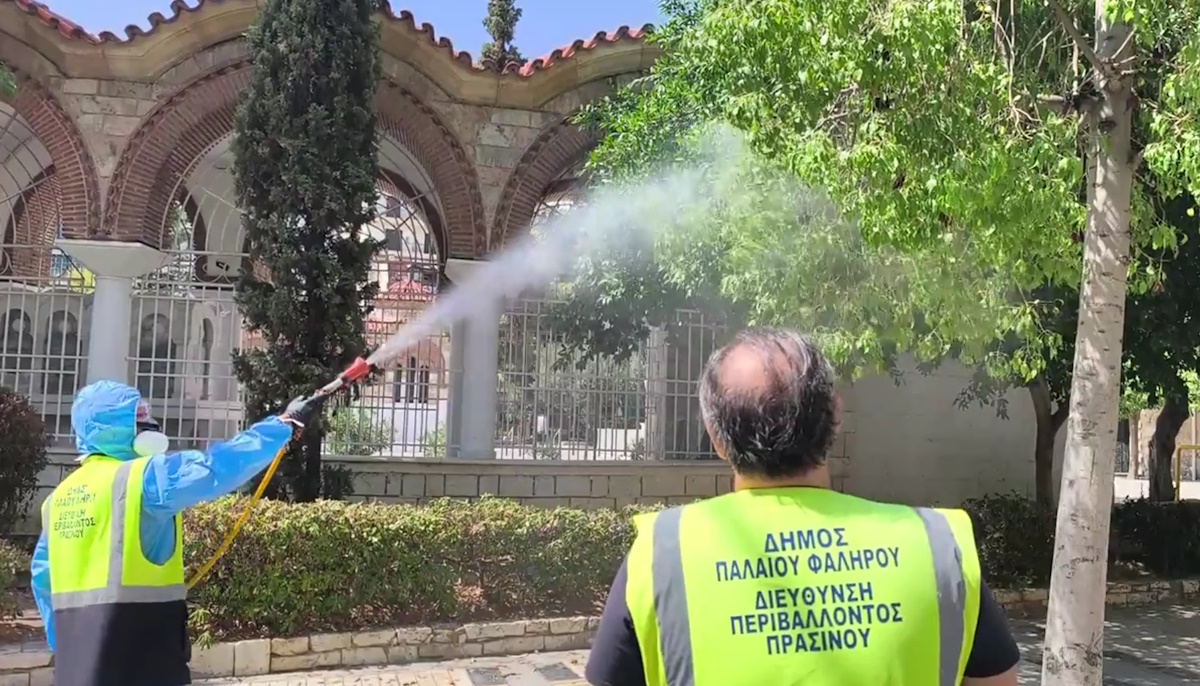Ιός Δυτικού Νείλου: Έκτακτοι ψεκασμοί στο Παλαιό Φάληρο μετά το κρούσμα - «Δεν αφήνουμε νερά στα μπαλκόνια»