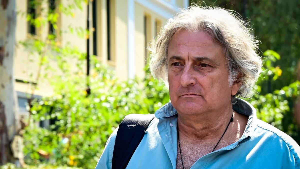 Ο υπνοθεραπευτής βγαίνοντας από τα δικαστήρια