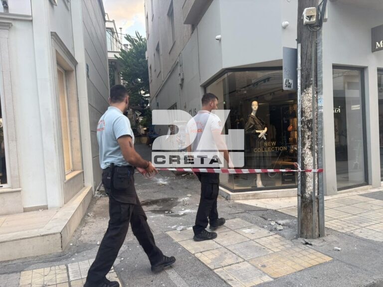 Έπεσε τμήμα από μπαλκόνι και στο κέντρο του Ηρακλείου