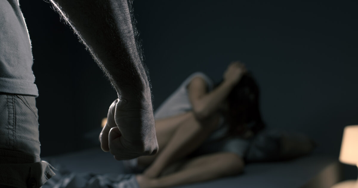 Υπόθεση «Πελικό» στην Αυστρία: Νάρκωνε την σύζυγό του και την εξέδιδε για 500 ευρώ – Βρέθηκε νεκρή μετά τον βιασμό της Υπόθεση «Πελικό» στην Αυστρία: Νάρκωνε την σύζυγό του και την εξέδιδε για 500 ευρώ – Βρέθηκε νεκρή μετά τον βιασμό της
