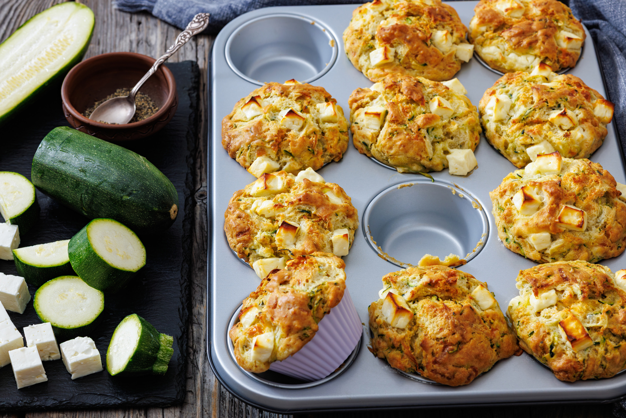 Αλμυρά muffins με κολοκύθι, φέτα και καλαμπόκι