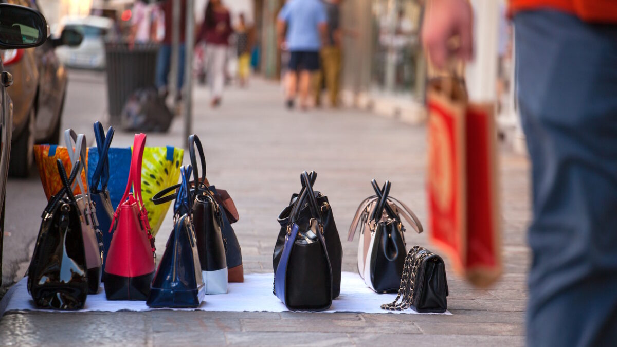 Counterfeit italian bags for sales in the street
