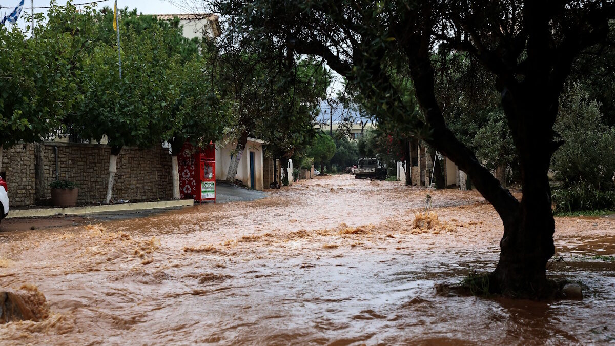 Πλημμύρες εξαιτίας ισχυρής βροχόπτωσης στις Γούβες Χερσονήσου στην Κρήτη