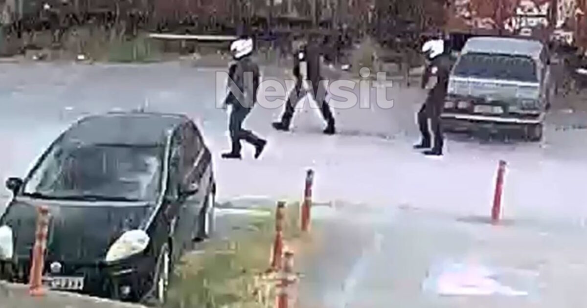 Καλαμάτα: Βίντεο ντοκουμέντο από την άφιξη της ΔΙΑΣ μετά τους πυροβολισμούς – Η ανάρτηση στα social media και το «καρτέρι» στην 25χρονη πρώην σύντροφο του που εργάζεται σε περίπτερο Καλαμάτα: Βίντεο ντοκουμέντο από την άφιξη της ΔΙΑΣ μετά τους πυροβολισμούς – Η ανάρτηση στα social media και το «καρτέρι» στην 25χρονη πρώην σύντροφο του που εργάζεται σε περίπτερο