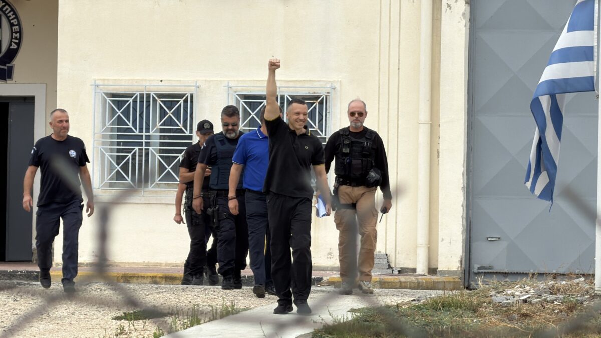 Αποφυλάκιση του πρώην βουλευτή της Χρυσής Αυγής και καταδικασμένου για συμμετοχή σε εγκληματική οργάνωση, Ηλία Κασιδιάρη, από τις φυλακές Δομοκού, μετά από έκτιση του συνόλου της ποινής Τρίτη 15 Σεπτεμβρίου 2026(lamiareport.gr