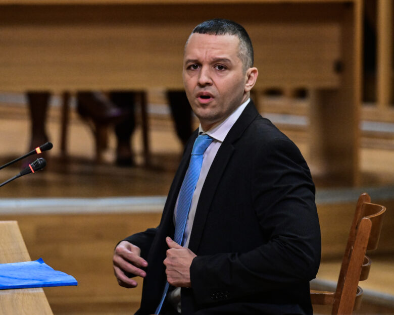 Ο Ηλίας Κασιδιάρης