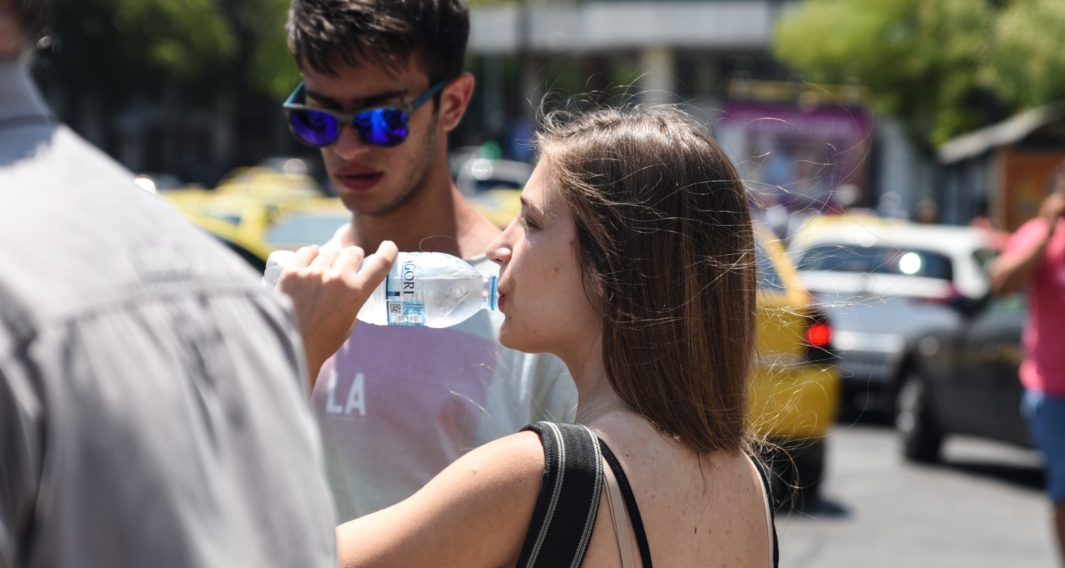 Αφυδάτωση: Τι συμβαίνει στην κυκλοφορία του αίματος όταν χάνουμε πολλά υγρά και πώς θα την αποφύγουμε