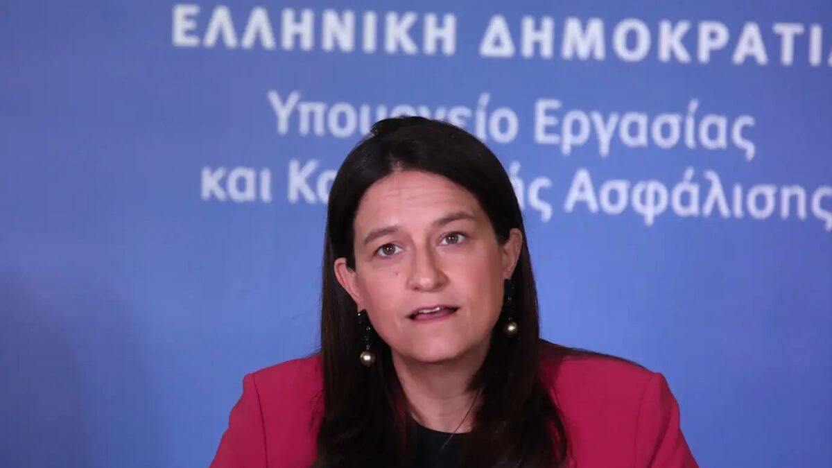 Η υπουργός Εργασίας και Κοινωνικής Ασφάλισης, Νίκη Κεραμέως